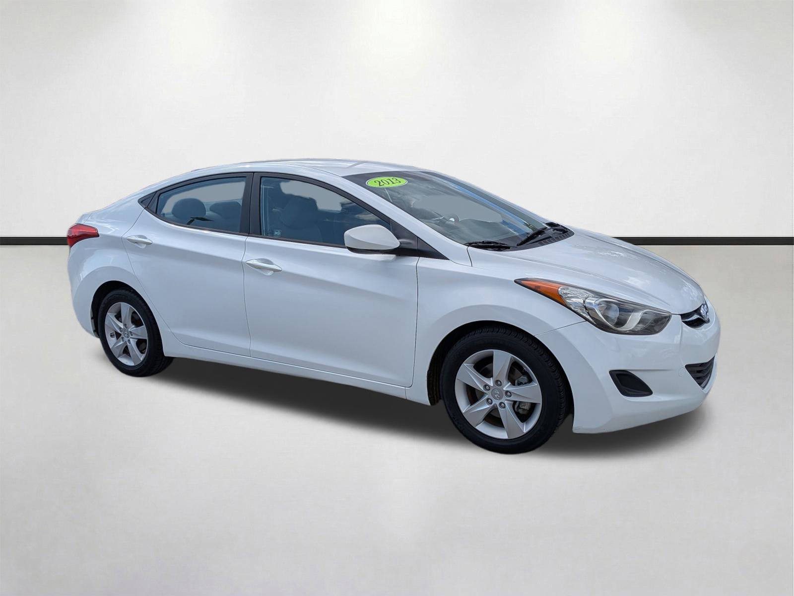 Used 2013 Hyundai Elantra GLS FWD image 2