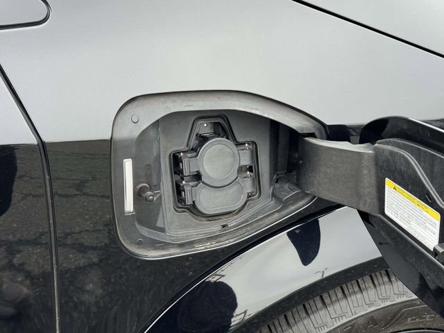 Used 2023 Nissan Ariya AWD image 8