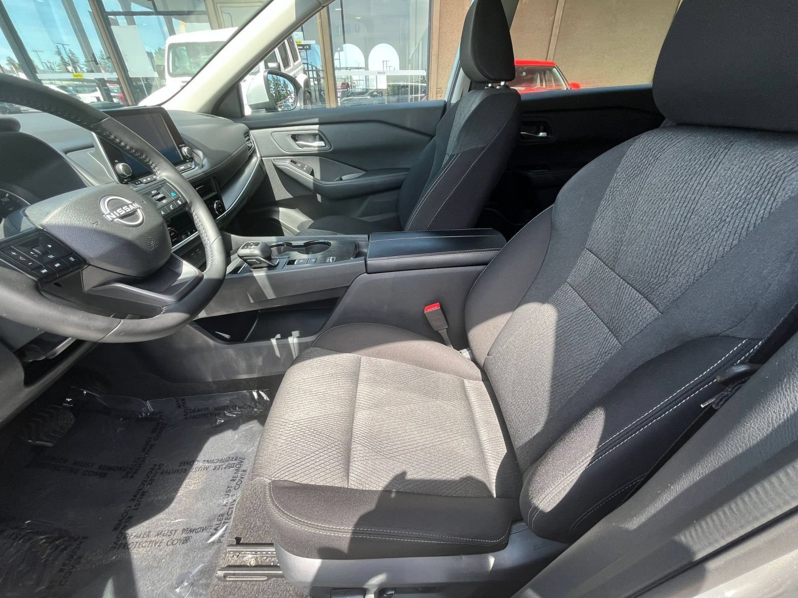 Used 2025 Nissan Rogue SV FWD image 29