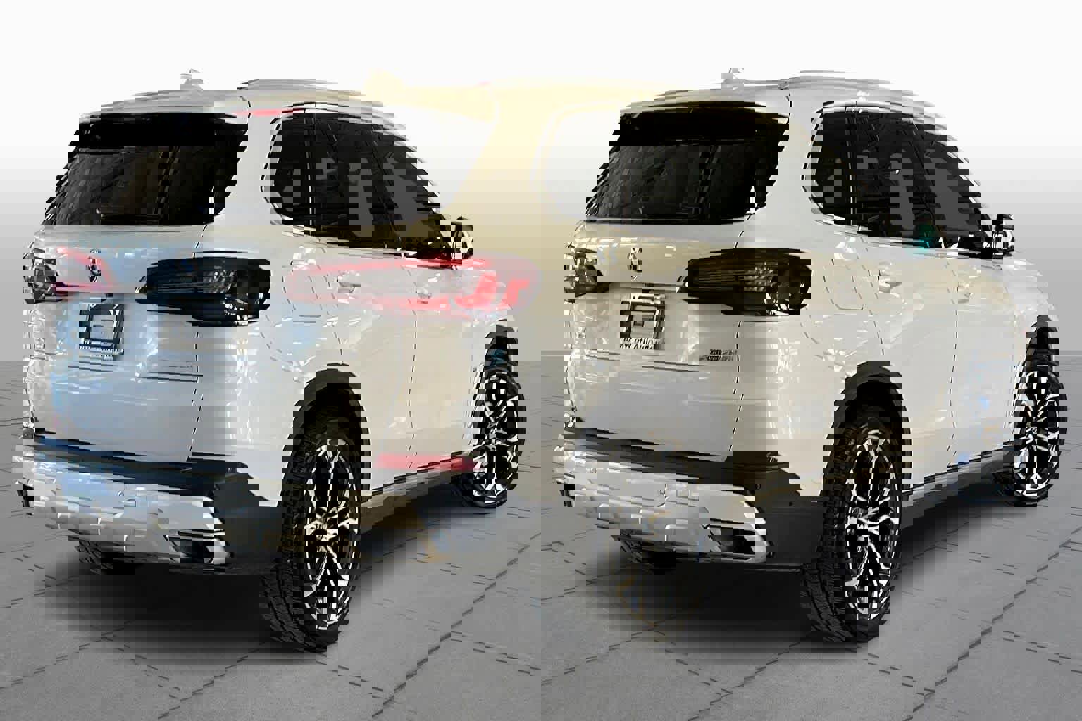 Used 2022 BMW X5 xDrive40i w/ Premium Package image 12