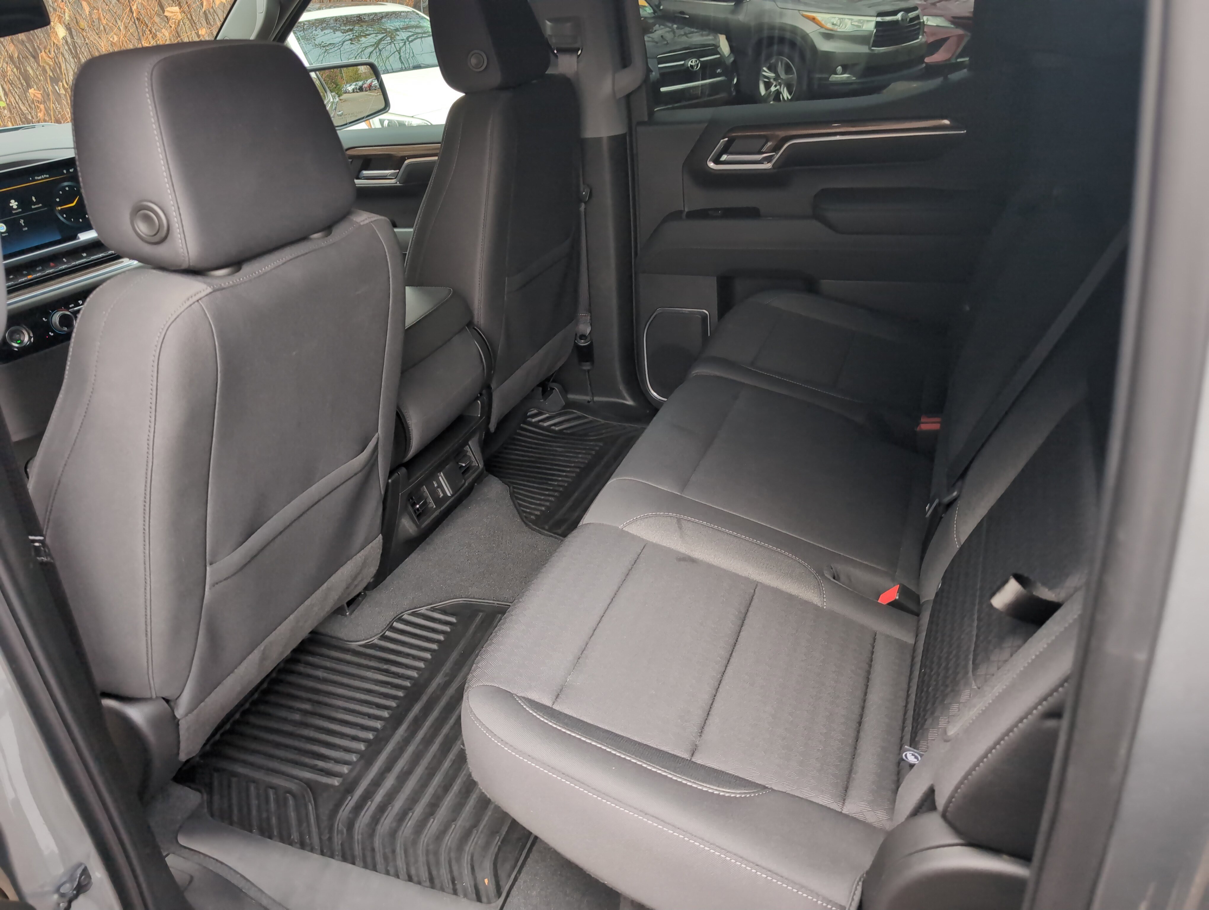 Used 2023 Chevrolet Silverado 1500 LT image 28