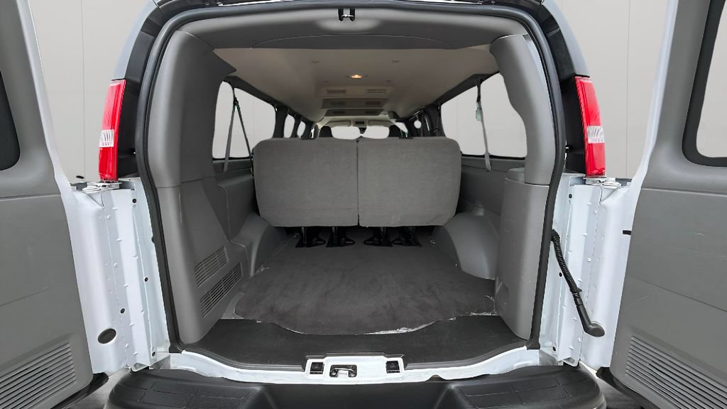 Used 2025 Chevrolet Express 3500 LT w/ LT Preferred Equipment Group RWD image 26