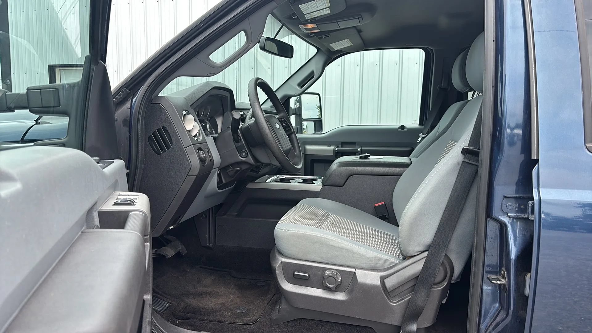 Used 2016 Ford F250 XLT w/ XLT Premium Package AWD/4WD image 19
