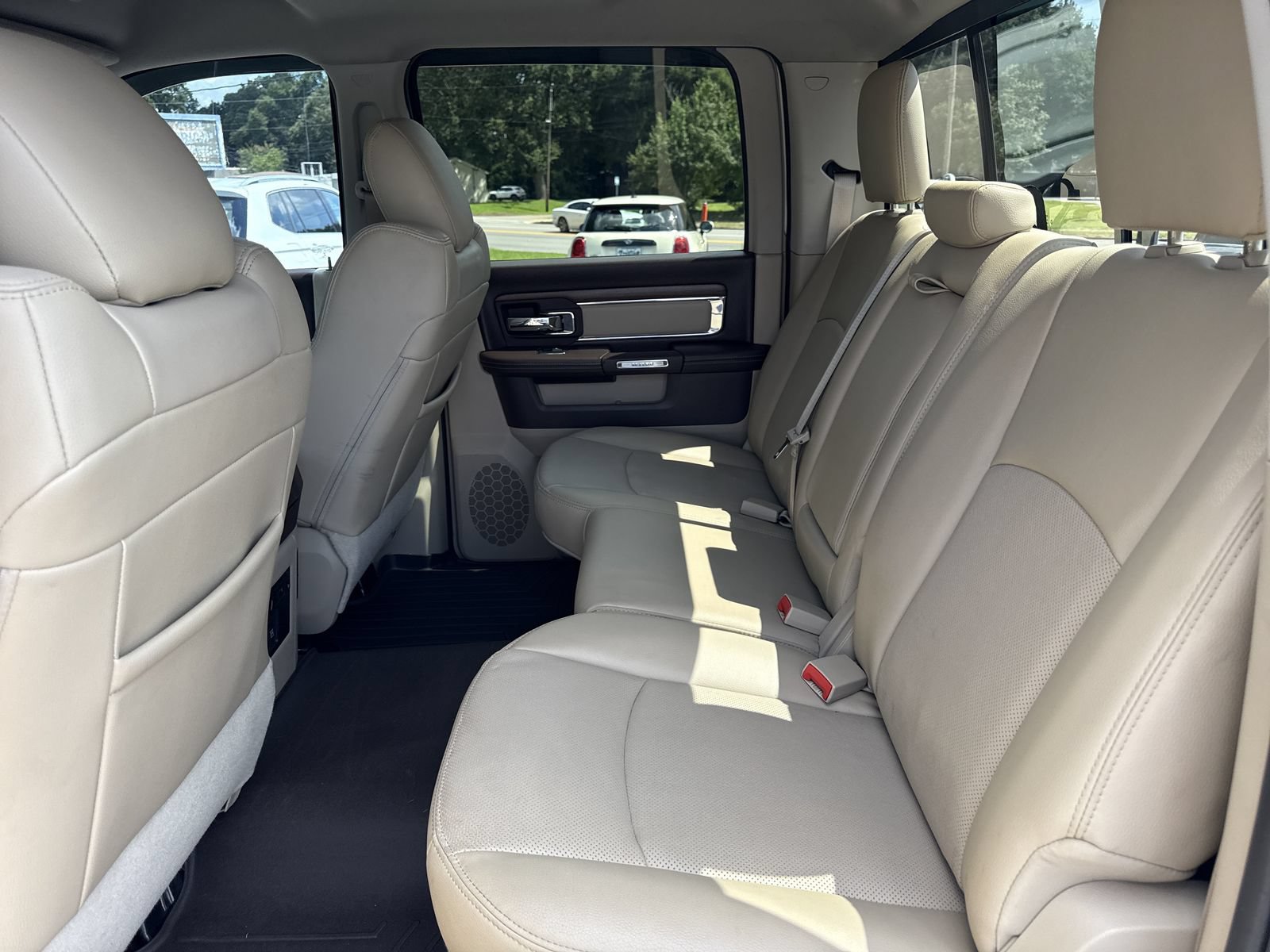 Used 2017 RAM 3500 Laramie AWD/4WD image 10