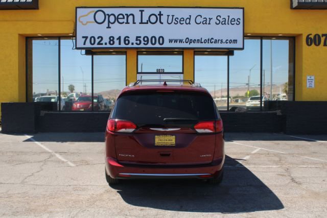 Used 2020 Chrysler Pacifica Limited FWD image 6