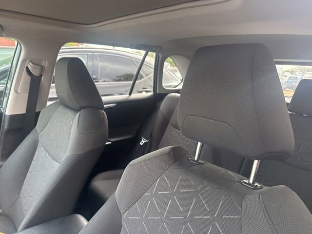 Used 2020 Toyota RAV4 XLE w/ Convenience Package FWD image 10