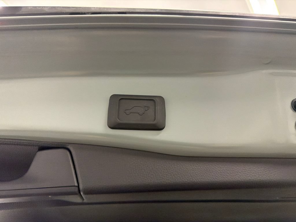 Used 2023 Toyota RAV4 XLE Premium FWD image 21