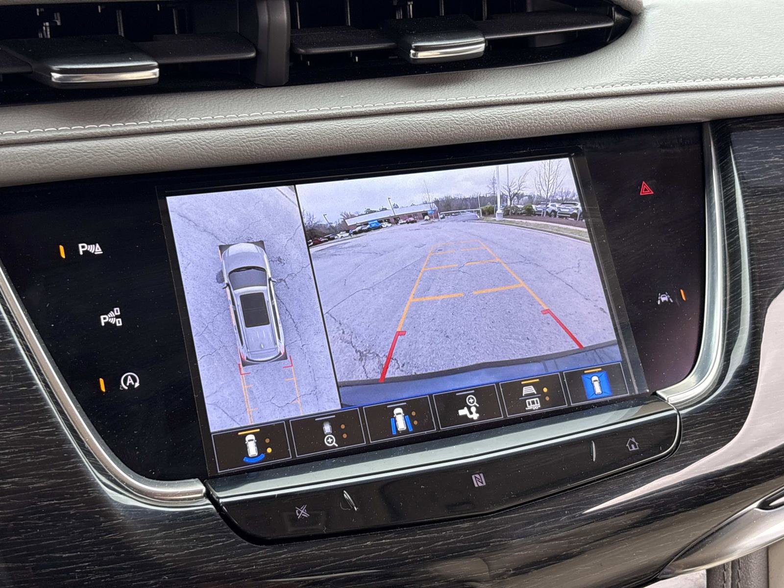 Used 2021 Cadillac XT6 Premium Luxury image 22