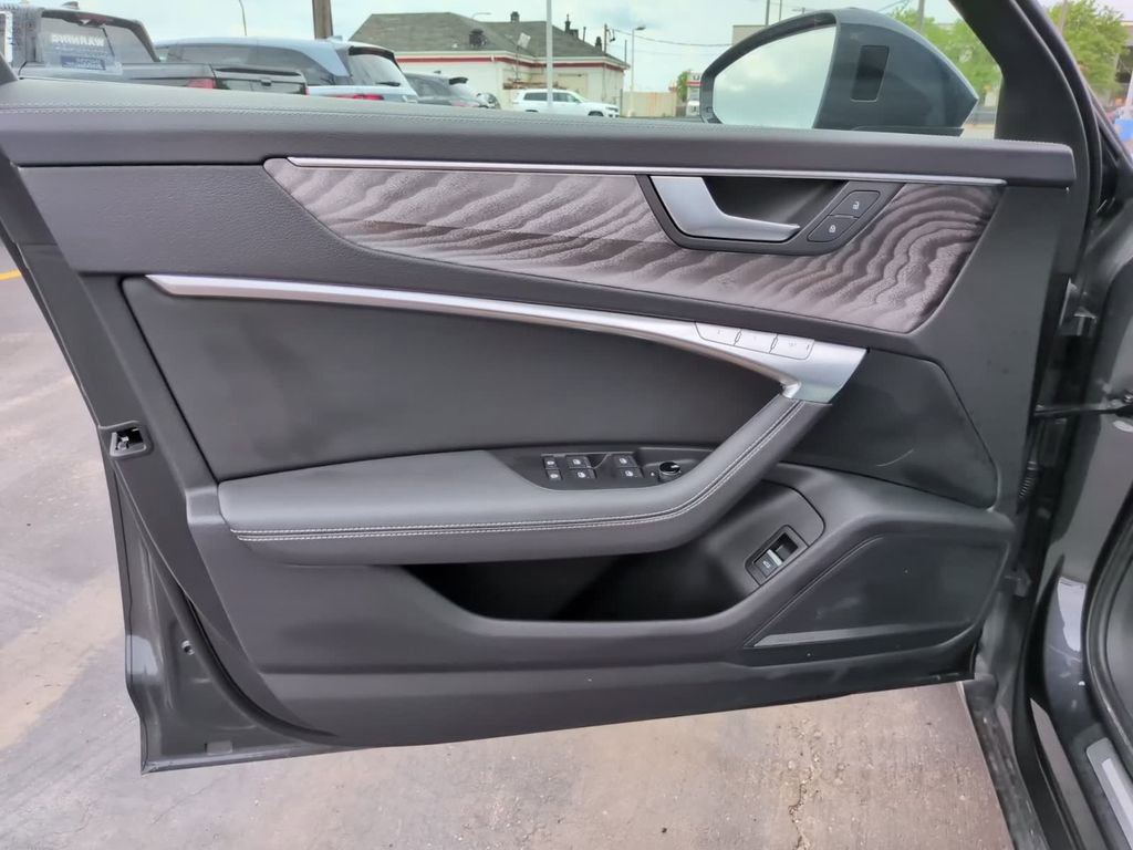 Used 2025 Audi A6 Premium Plus w/ Premium Plus Package AWD/4WD image 16