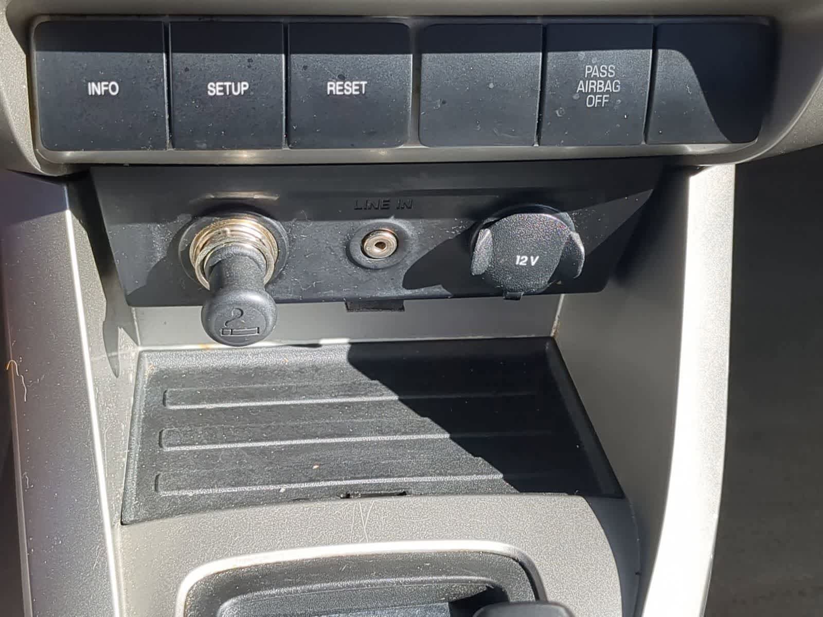 Used 2008 Ford Focus SE FWD image 28