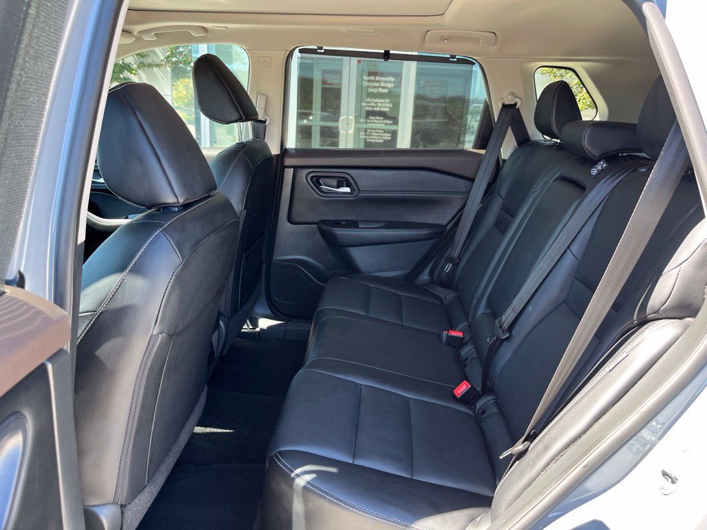Used 2023 Nissan Rogue SL w/ SL Premium Package FWD image 16
