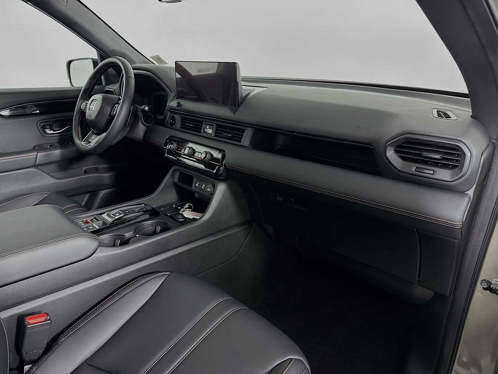 Certified 2026 Honda Pilot TrailSport image 30