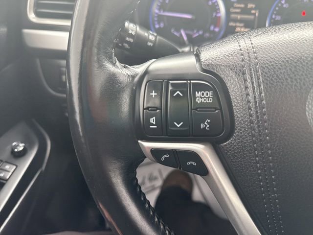 Used 2018 Toyota Highlander XLE image 23
