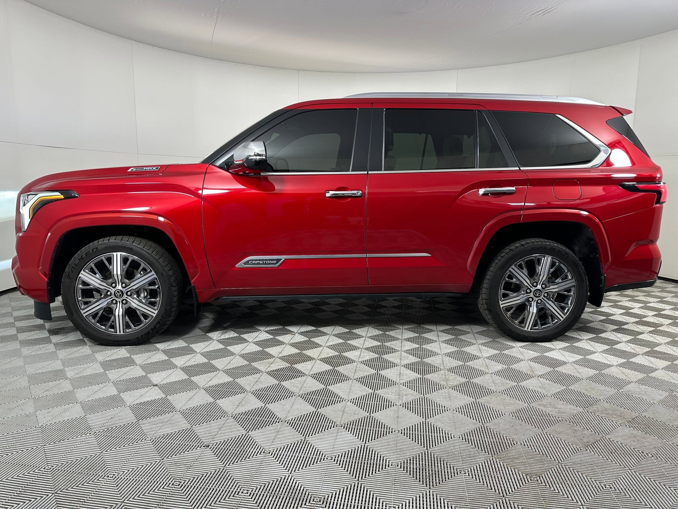 Used 2024 Toyota Sequoia Capstone image 2