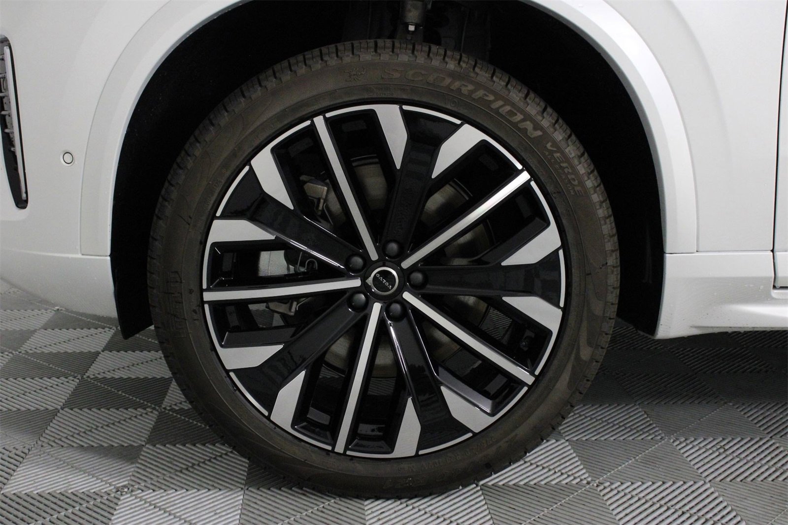 New 2026 Volvo XC90 T8 Plus image 13