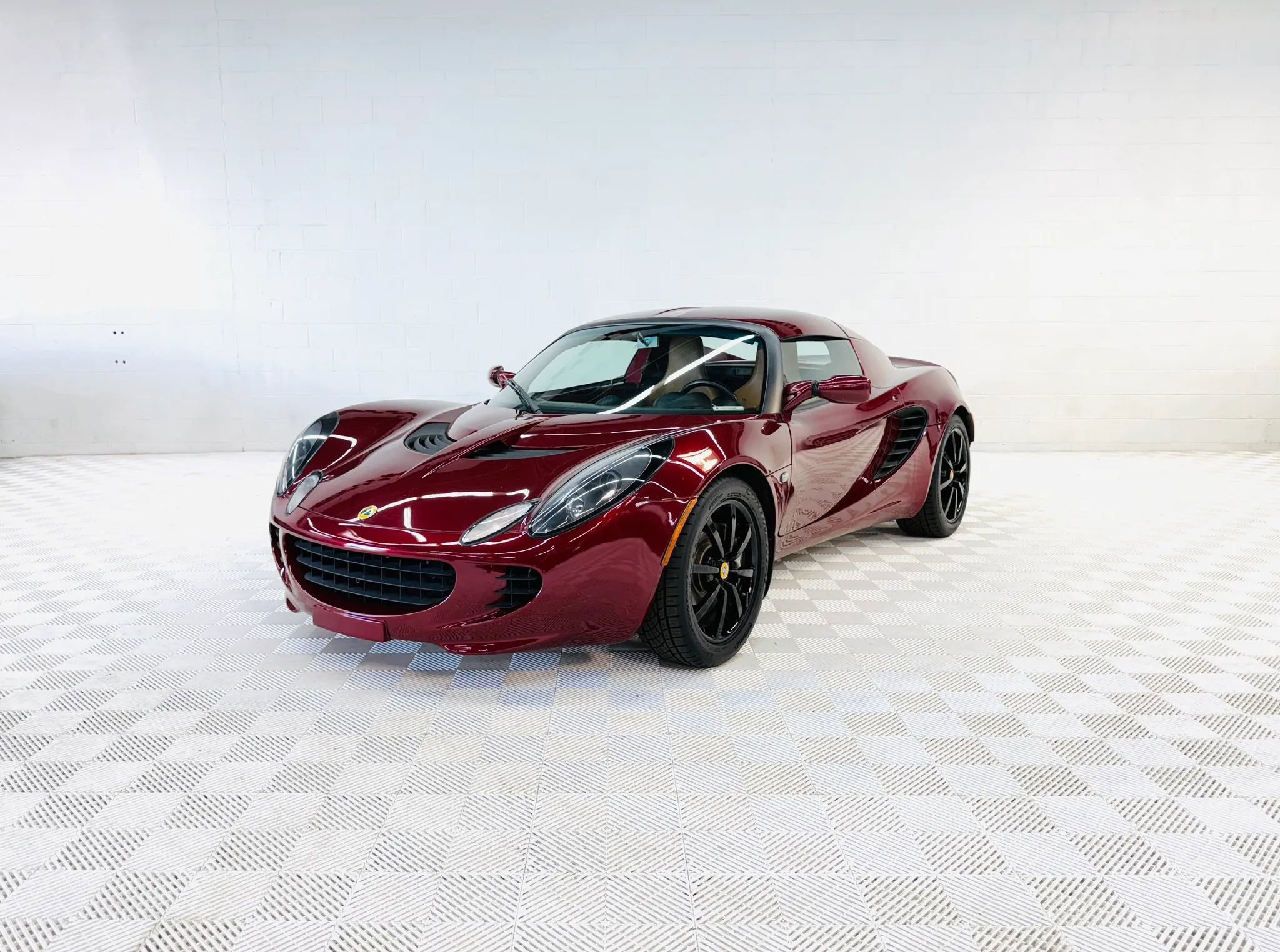 Used 2005 Lotus Elise image 2