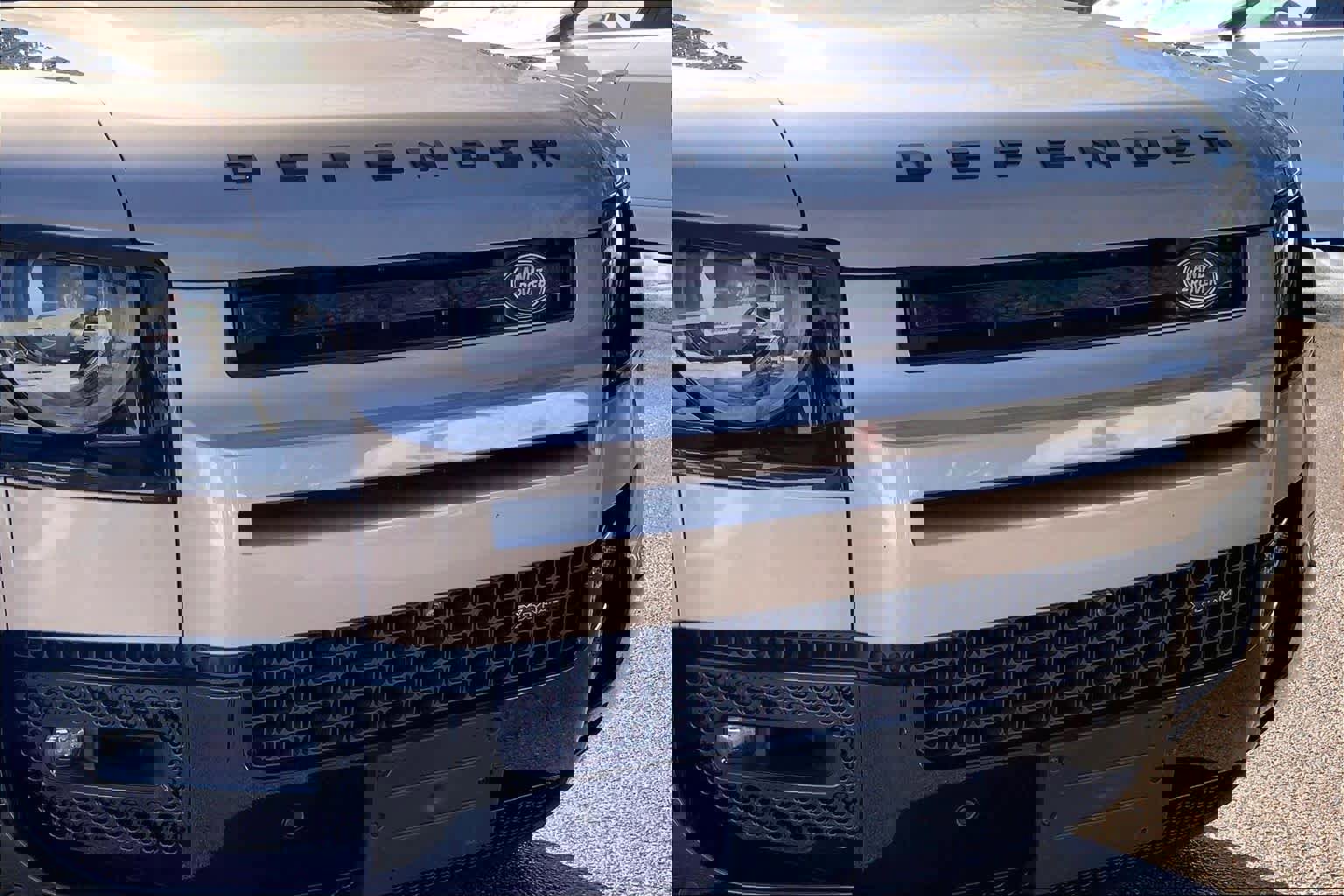 Used 2023 Land Rover Defender 130 X-Dynamic SE image 27