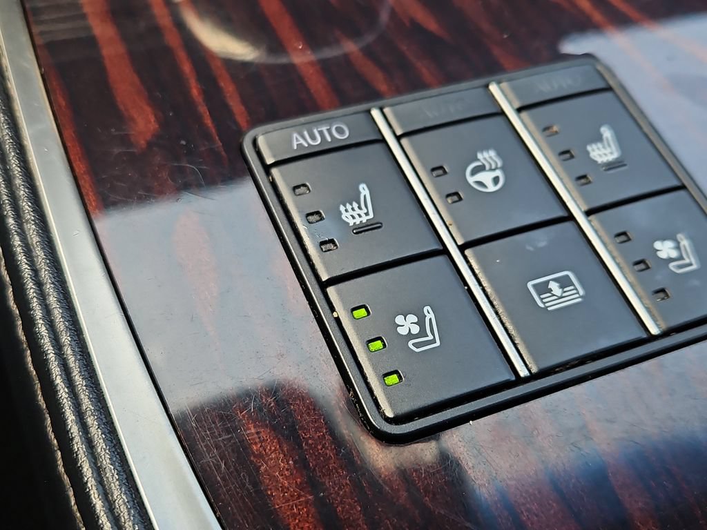 Used 2023 Lexus LS 500 AWD w/ Interior Upgrade Package image 22