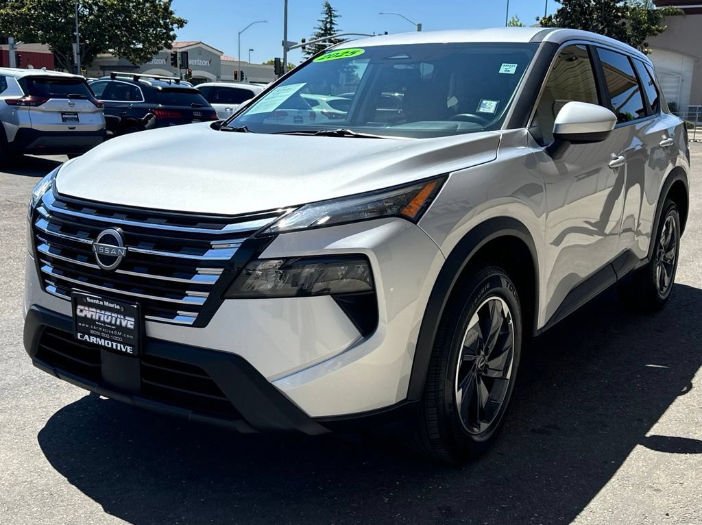Used 2025 Nissan Rogue SV FWD image 8