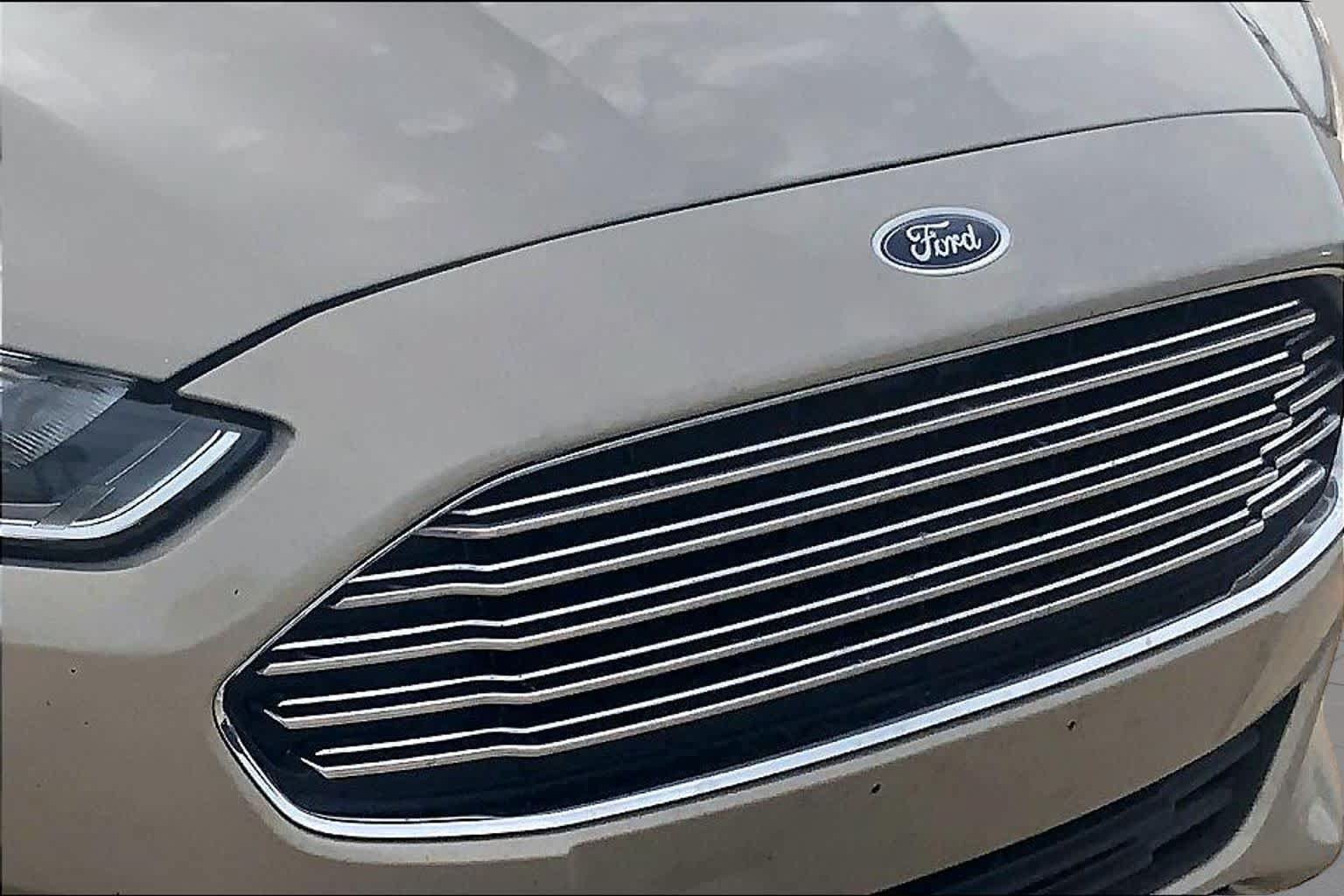 Used 2015 Ford Fusion SE w/ Equipment Group 202A FWD image 29