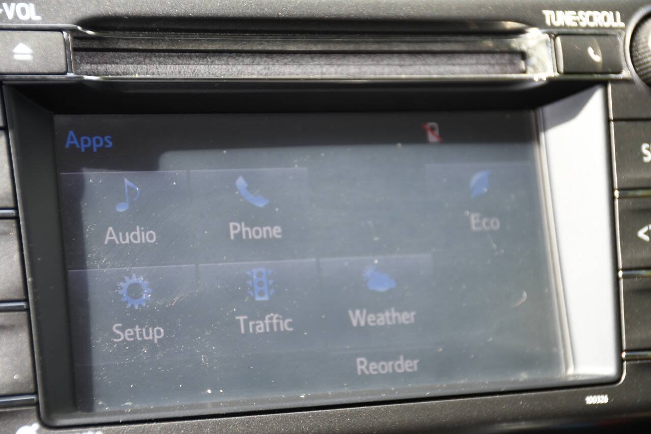 Used 2015 Toyota RAV4 XLE AWD/4WD image 34