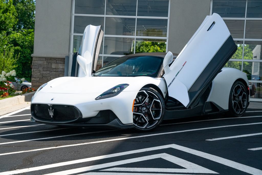 Used 2022 Maserati MC20 Coupe RWD image 2