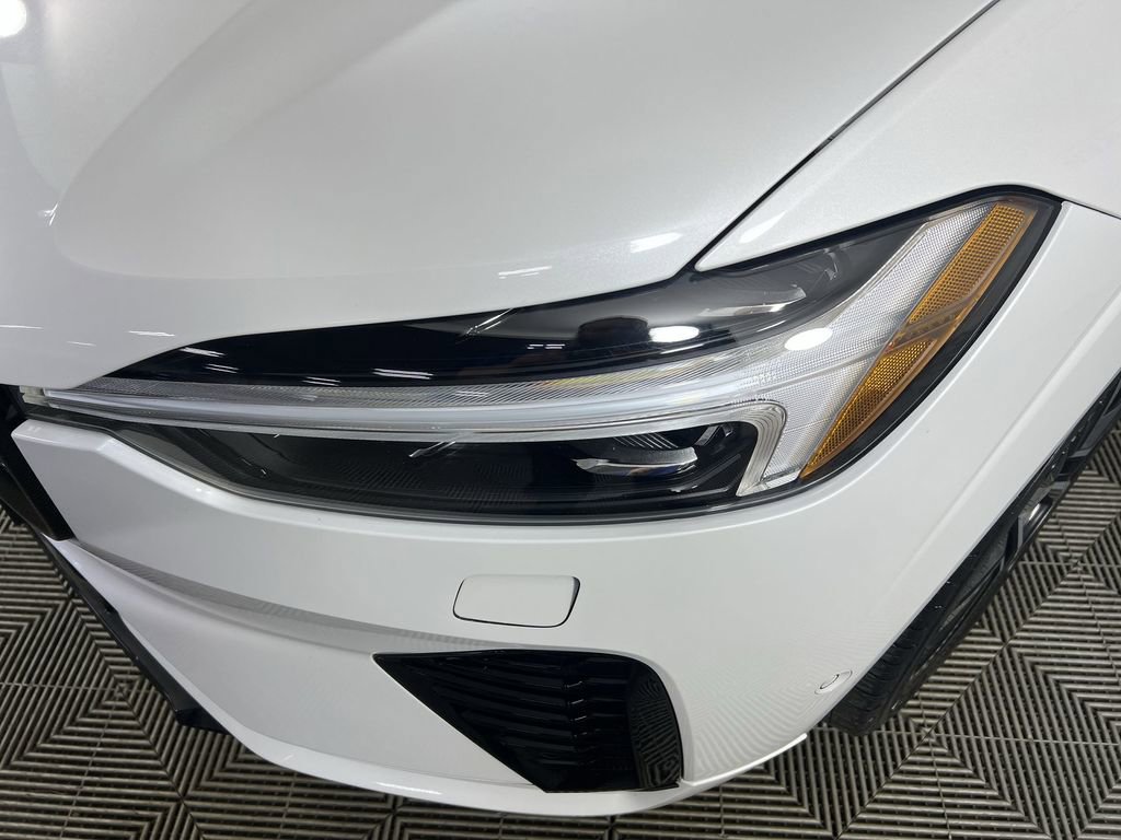 Used 2023 Volvo XC60 B6 Ultimate image 35