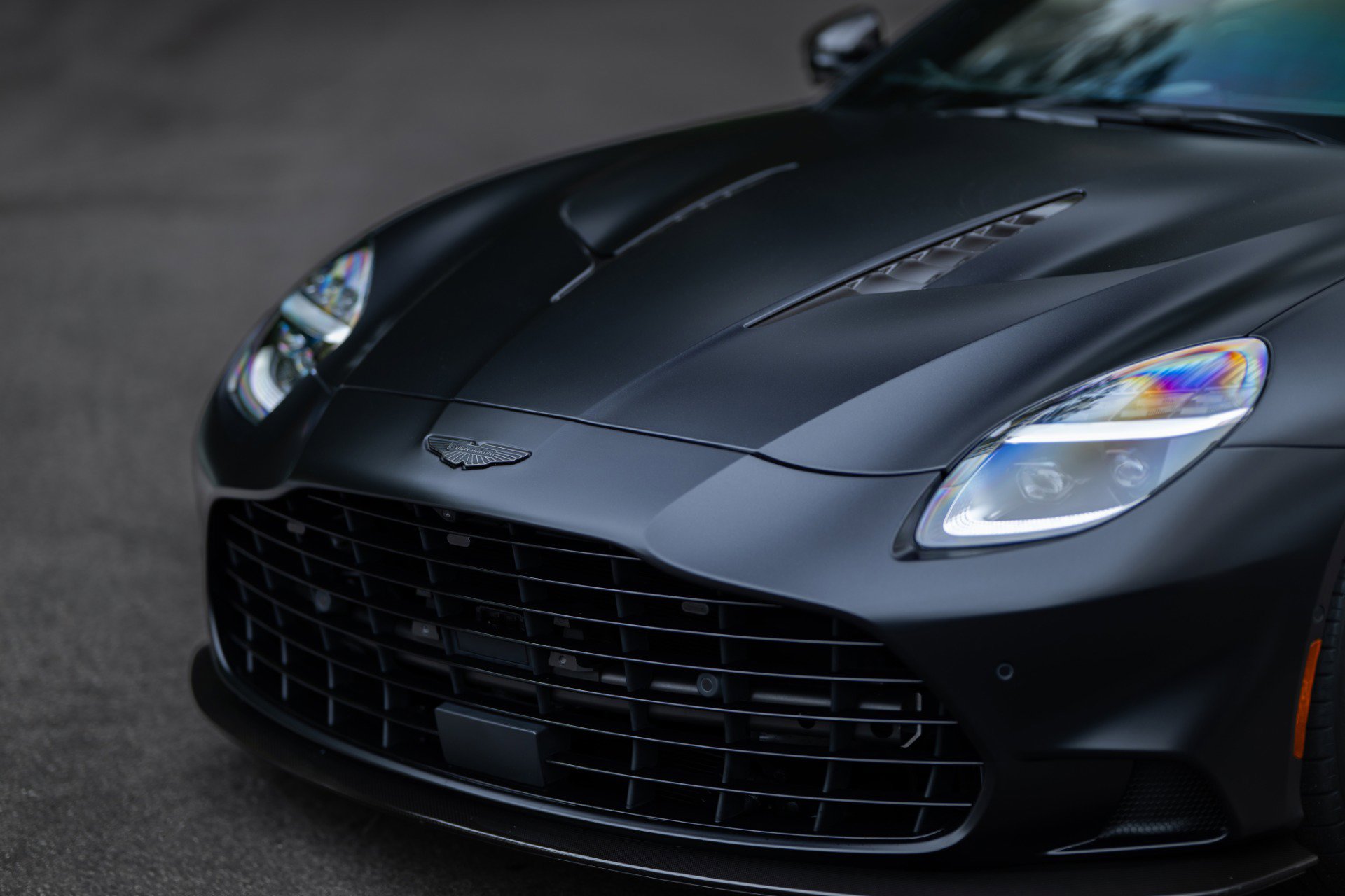 Used 2025 Aston Martin Vanquish image 46