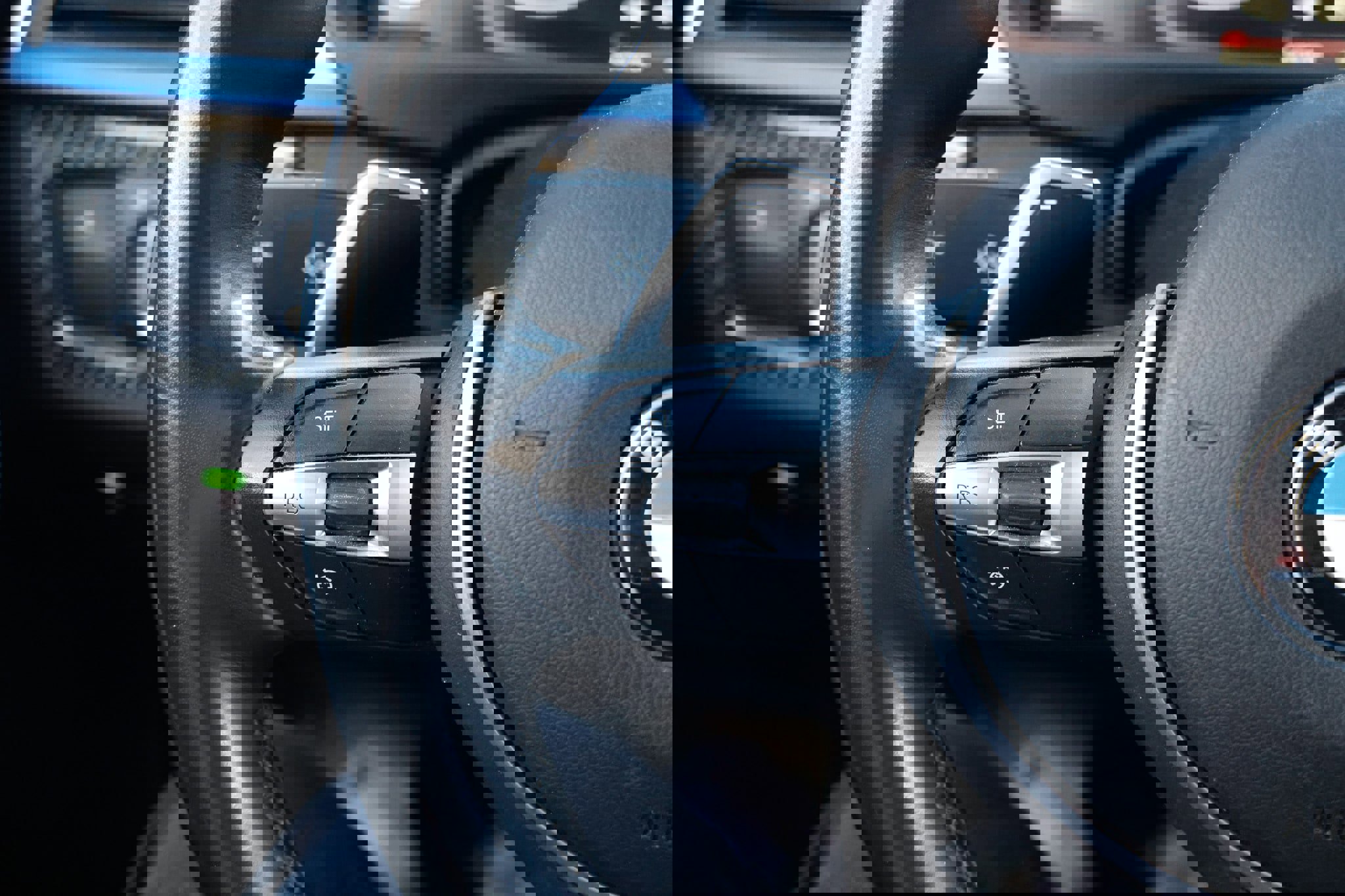 Used 2018 BMW 340i xDrive Sedan w/ Premium Package image 32