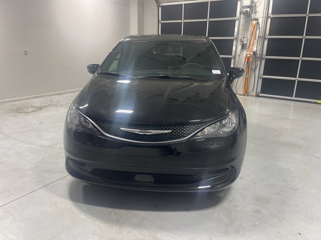 New 2025 Chrysler Voyager LX image 2