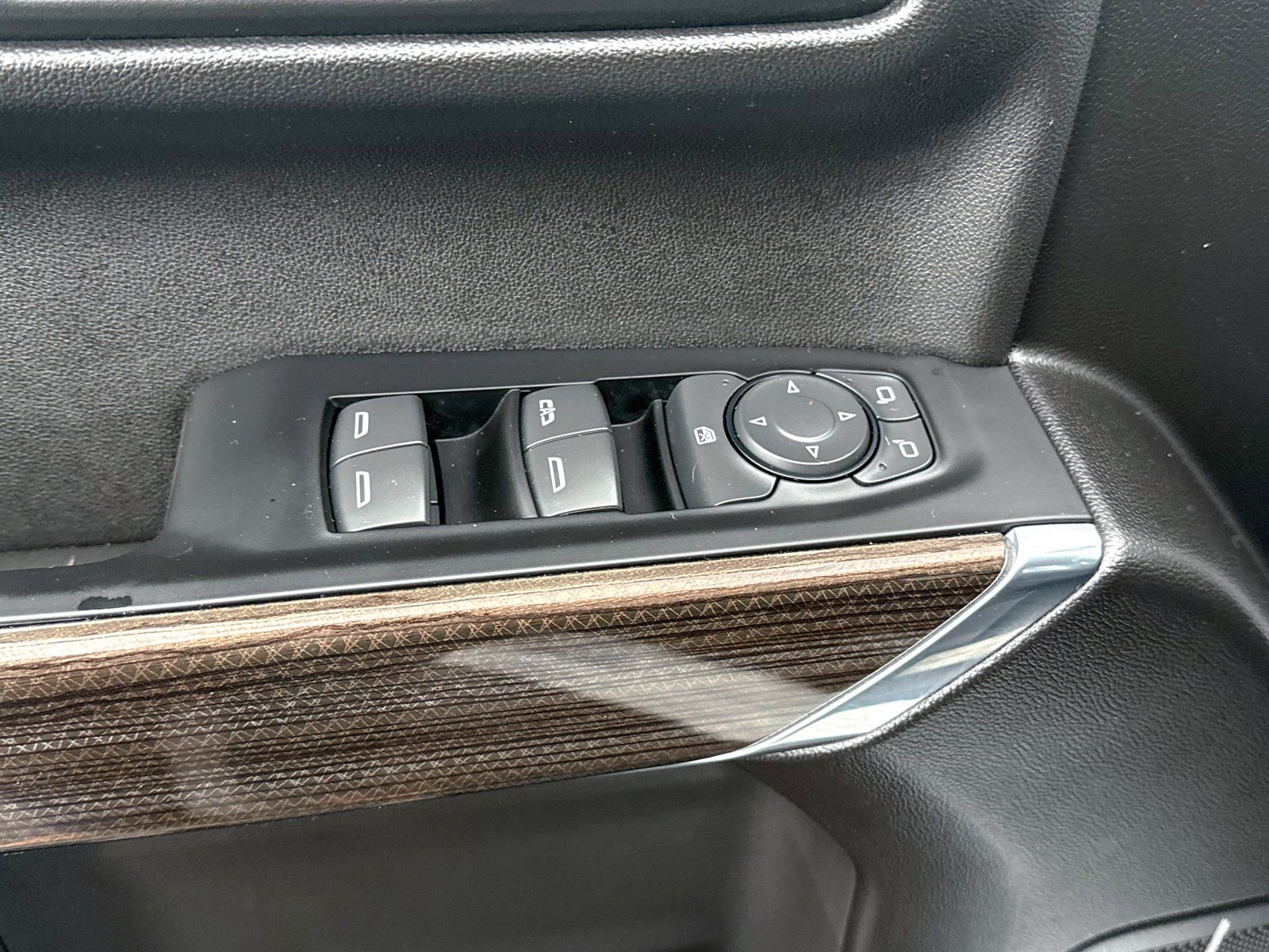 Certified 2022 Chevrolet Silverado 1500 RST AWD/4WD image 16