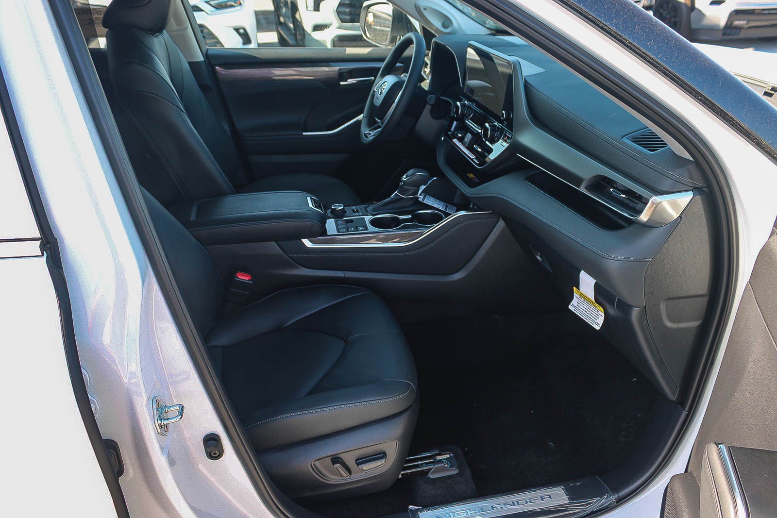 New 2026 Toyota Highlander Limited AWD/4WD image 19