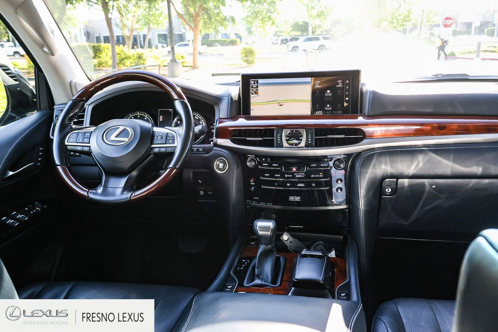 Used 2019 Lexus LX 570 4WD w/ Luxury Package image 16