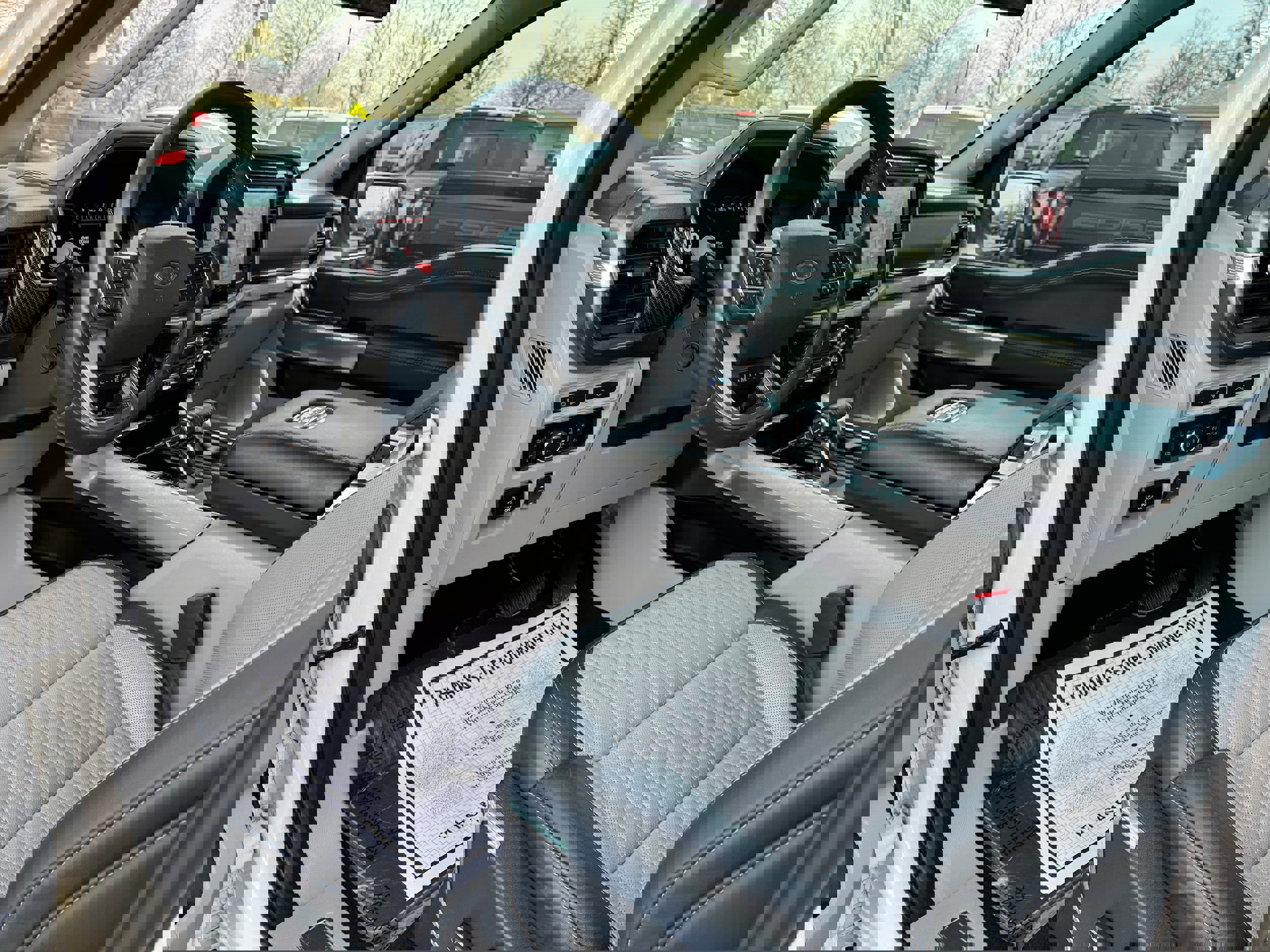 Used 2023 Ford F150 Limited image 11