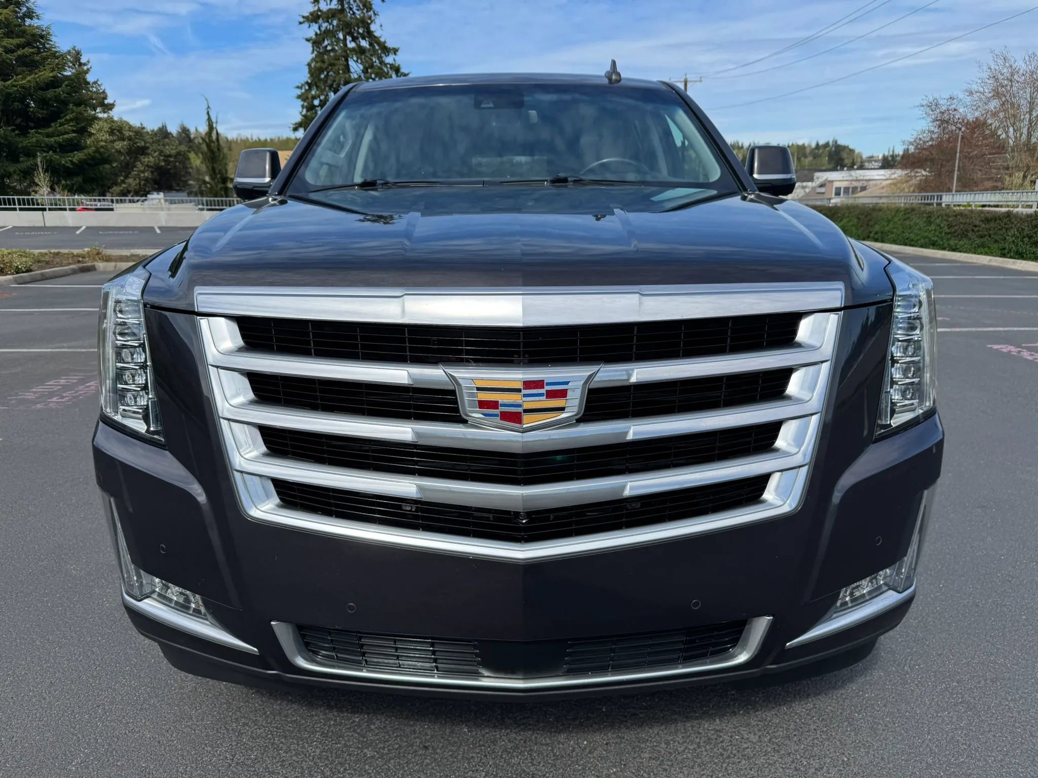Used 2018 Cadillac Escalade ESV Premium Luxury AWD/4WD image 3