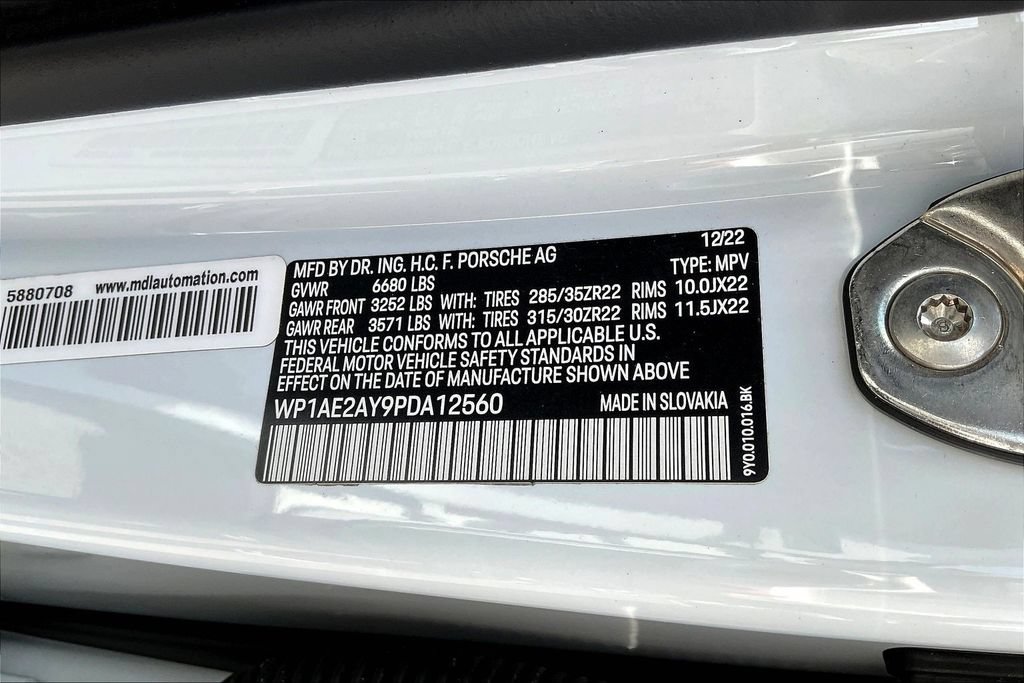 Used 2023 Porsche Cayenne w/ Premium Package AWD/4WD image 18