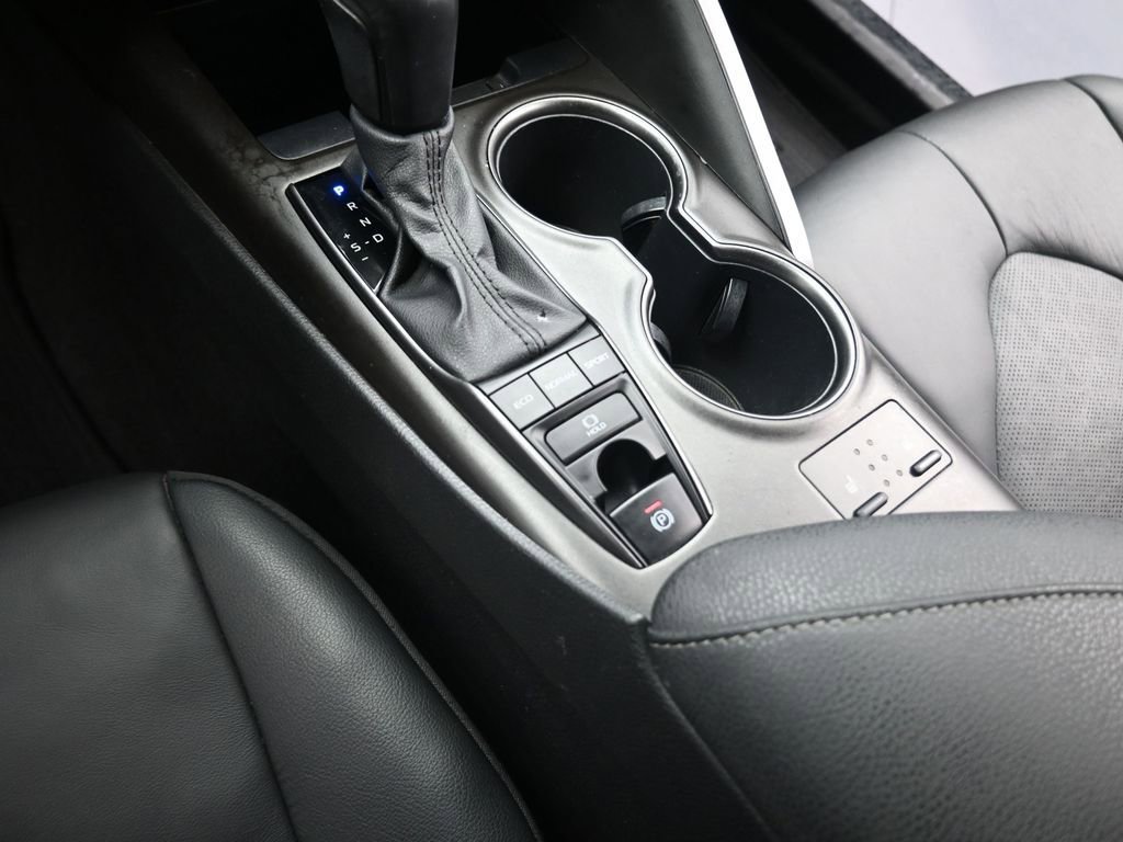 Used 2021 Toyota Camry XSE image 17