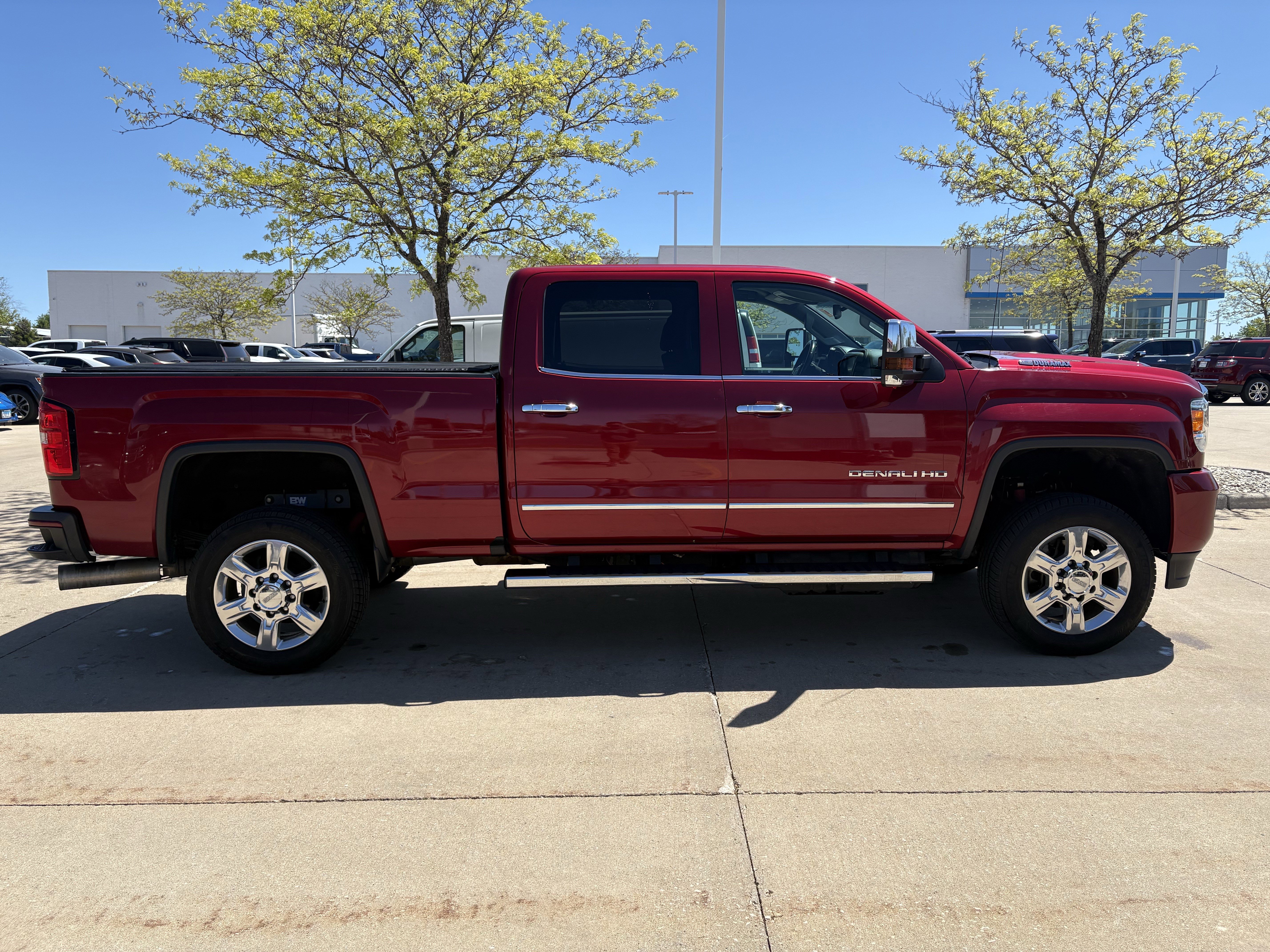Used 2019 GMC Sierra 2500 Denali w/ Duramax Plus Package AWD/4WD image 8