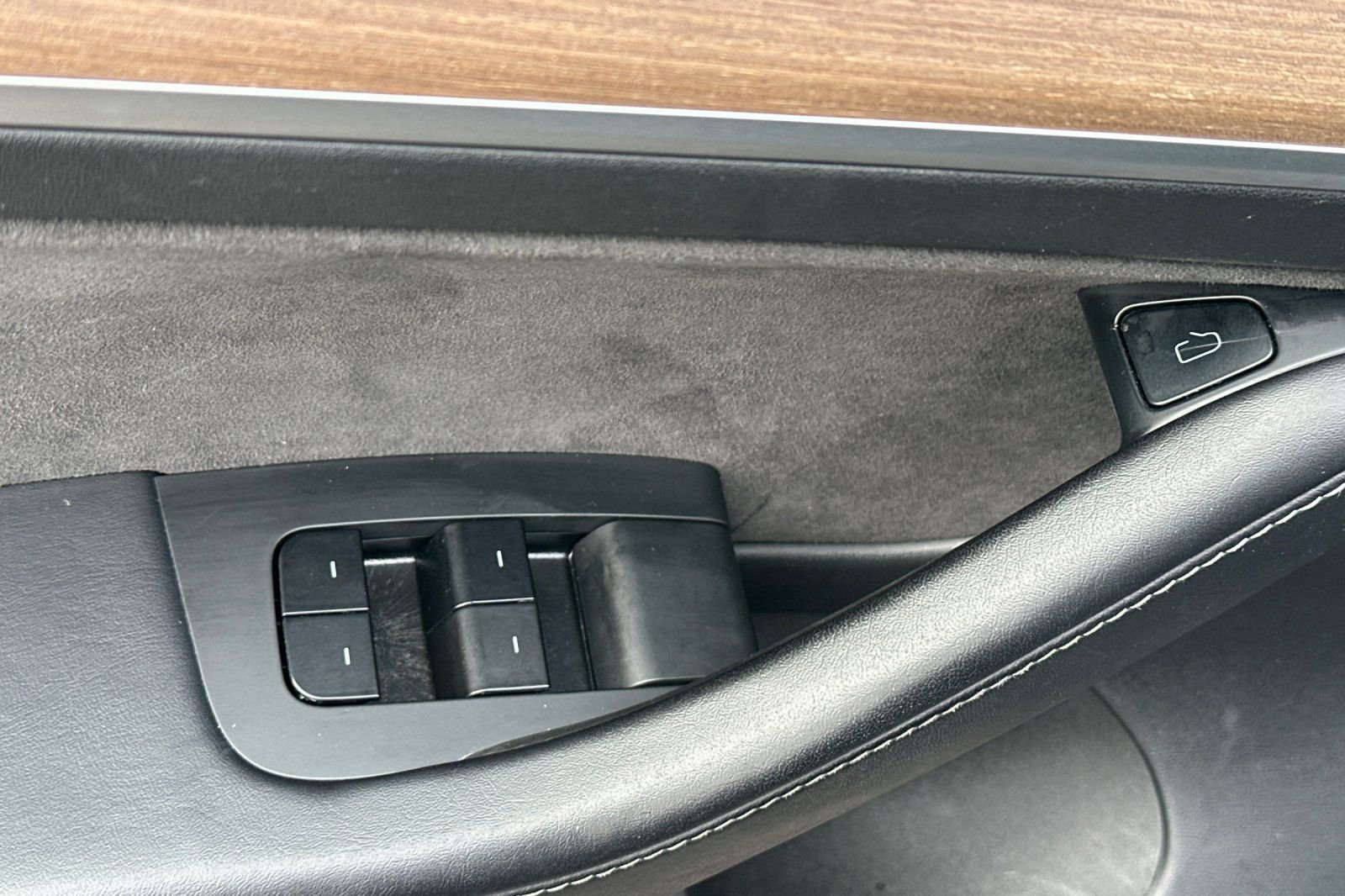 Used 2023 Tesla Model 3 Standard Range image 11