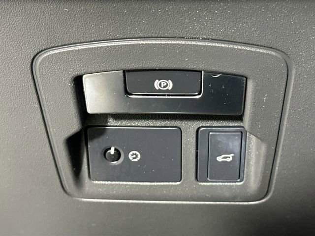 Used 2019 Land Rover Range Rover Velar S image 23