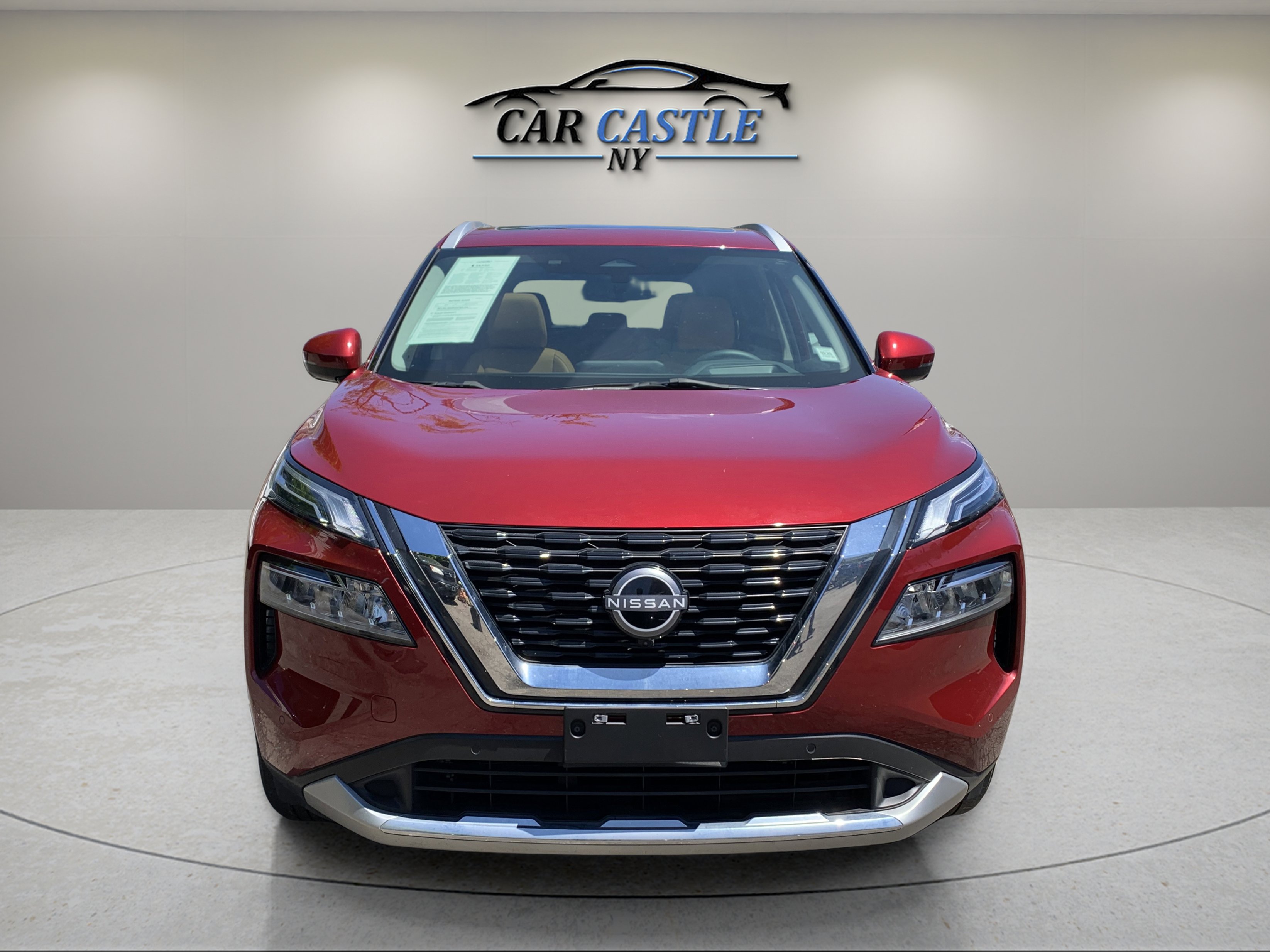 Used 2023 Nissan Rogue Platinum image 3