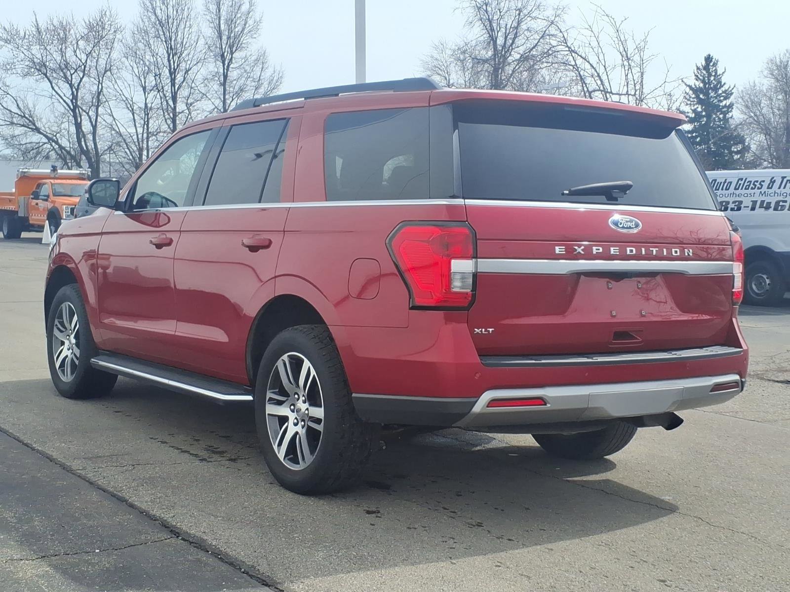 Used 2022 Ford Expedition XLT AWD/4WD image 4
