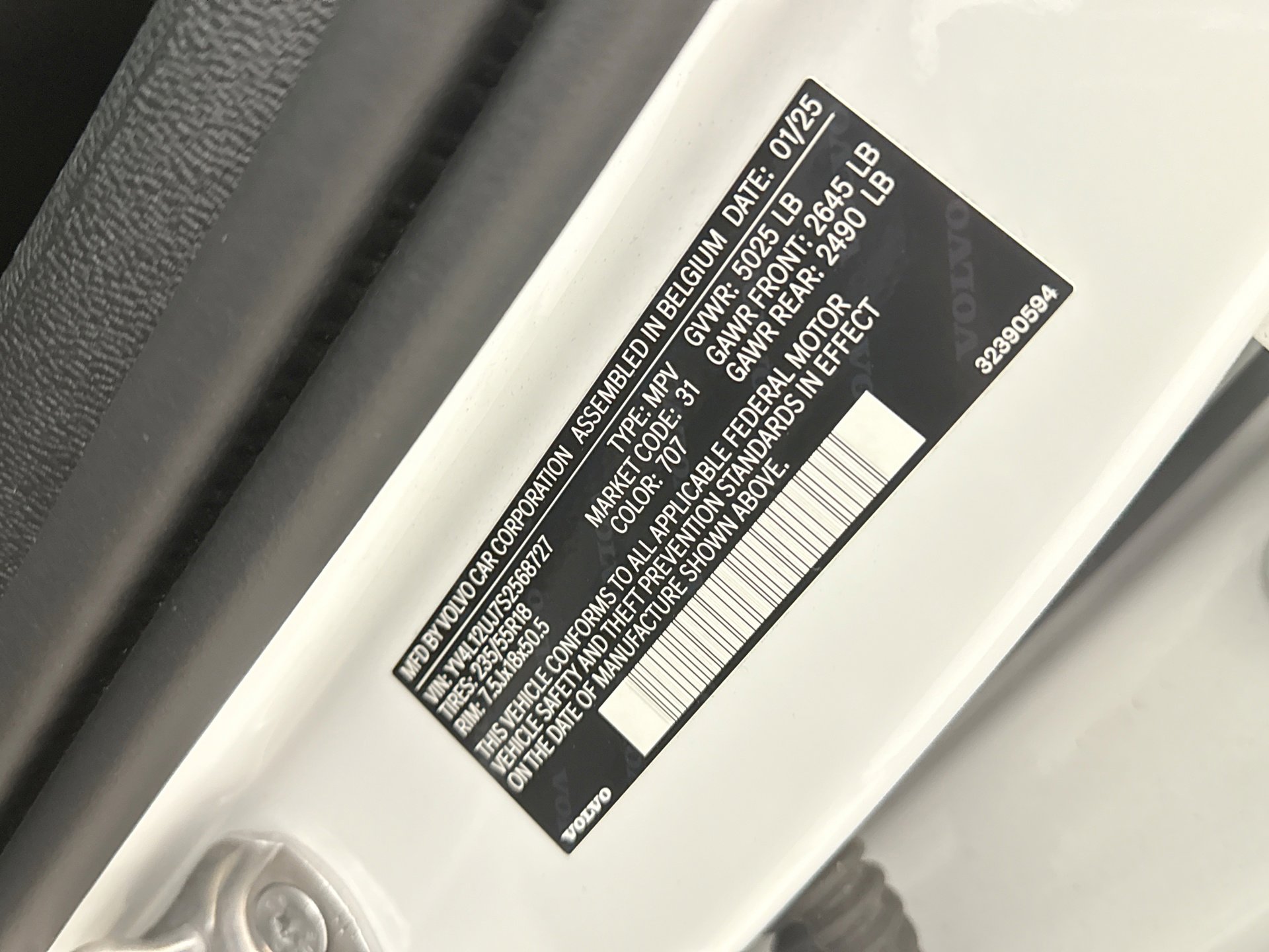 Used 2025 Volvo XC40 B5 Core AWD/4WD image 11