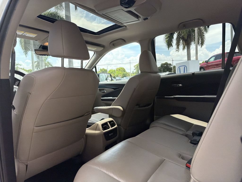 Certified 2019 Honda Pilot Touring image 21
