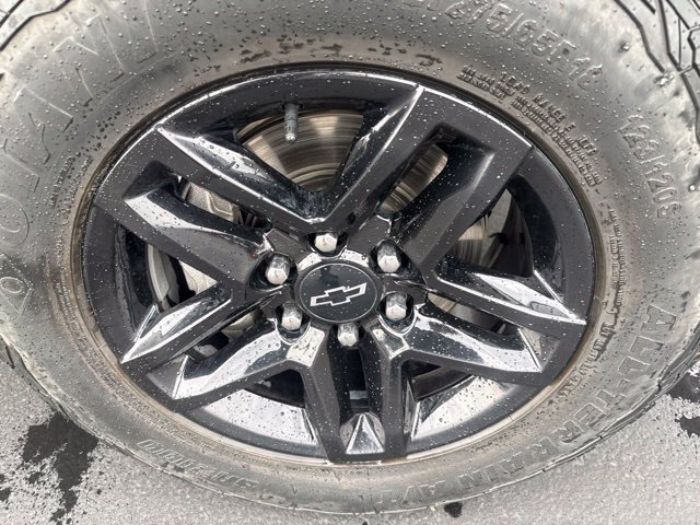 Used 2024 Chevrolet Silverado 1500 Custom Trail Boss w/ LPO, Dark Essentials Package AWD/4WD image 9