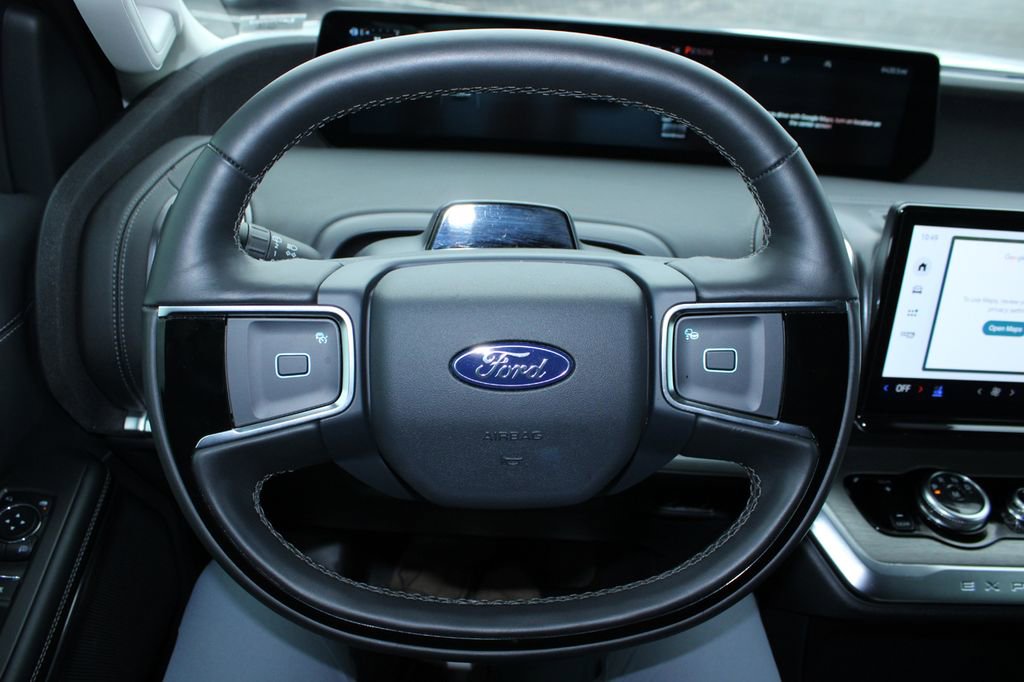Used 2025 Ford Expedition Platinum w/ Driver's Package AWD/4WD image 46