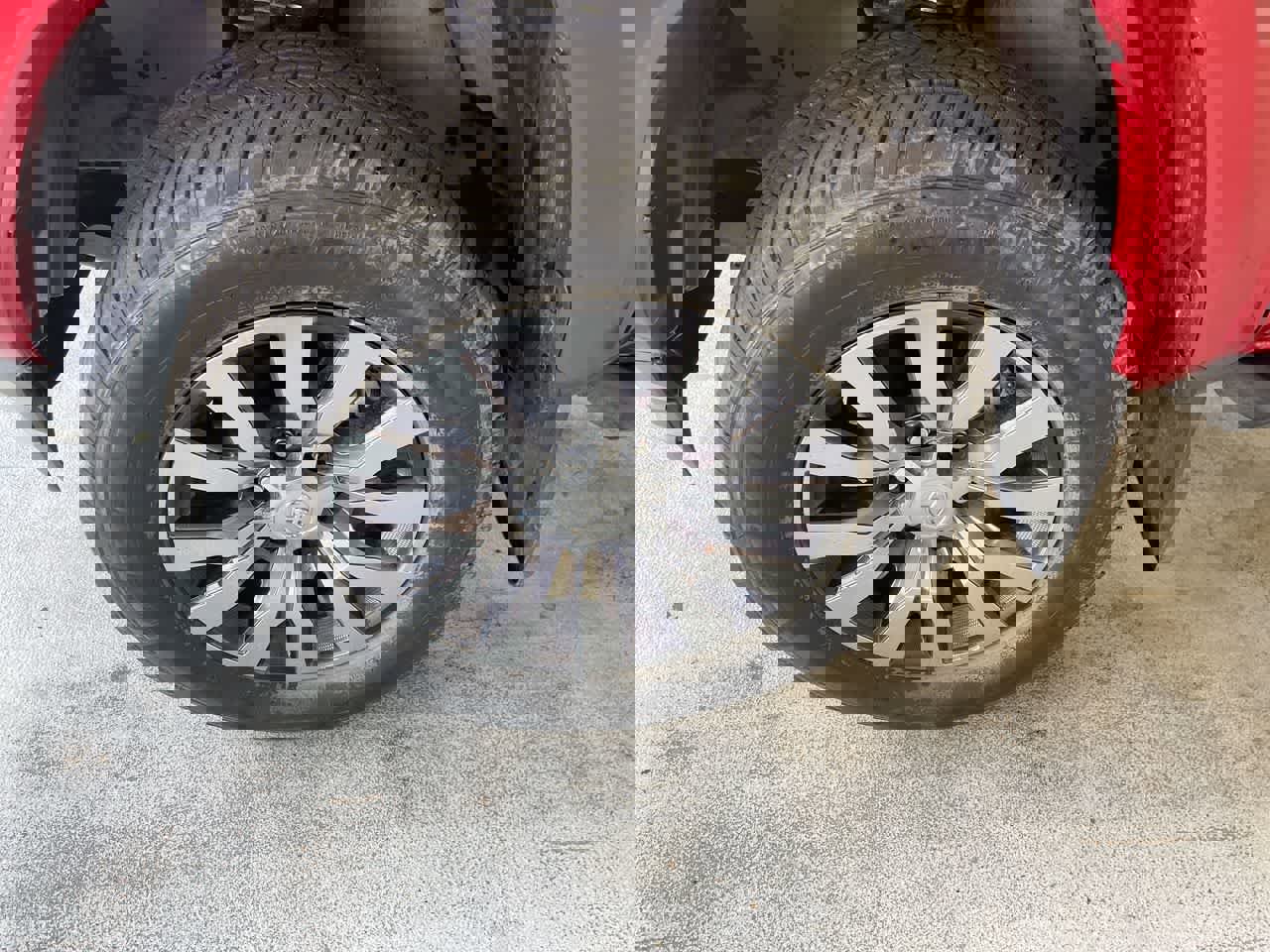 Used 2022 Toyota Tacoma Limited image 10