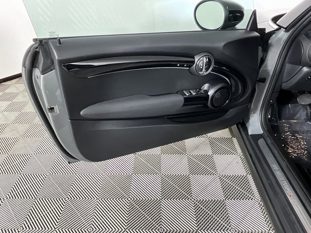 Used 2023 MINI Cooper S image 13