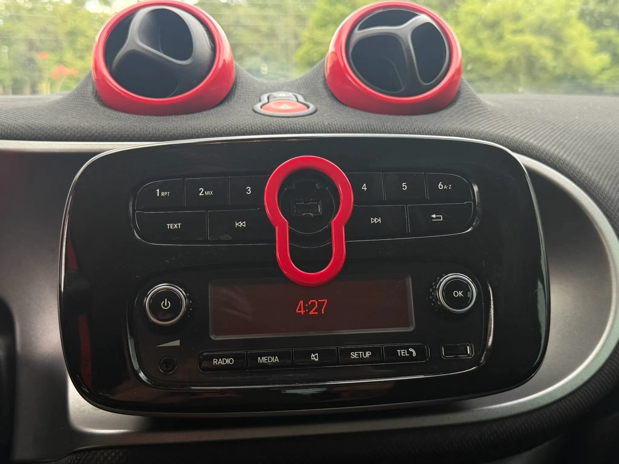 Used 2017 smart fortwo passion RWD image 20