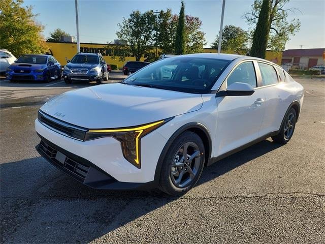 New 2025 Kia K4 LXS image 7